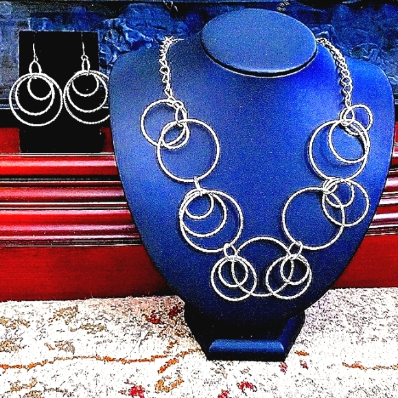 Necklace & Earrings Set Glimmering Circles - Picture 5 of 9